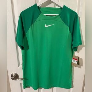 Brand New w/ Tags! Men’s Dri-Fit Nike Green Performance Top. Size: Large!